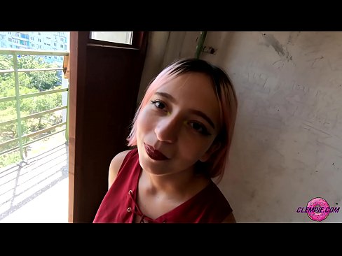 ❤️ دانش آموز حسی یک غریبه را در بیرون می مکد - تقدیر روی صورتش پورنو در fa.pornoreino-com.ru ❌️❤